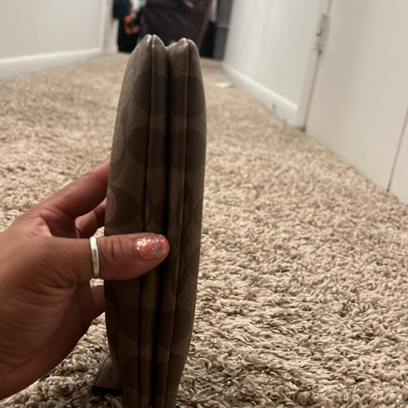 Coach double pouch carry all wallet!!! - Picture 3 of 5